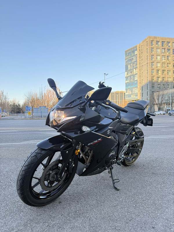 二手豪爵铃木GSX250R