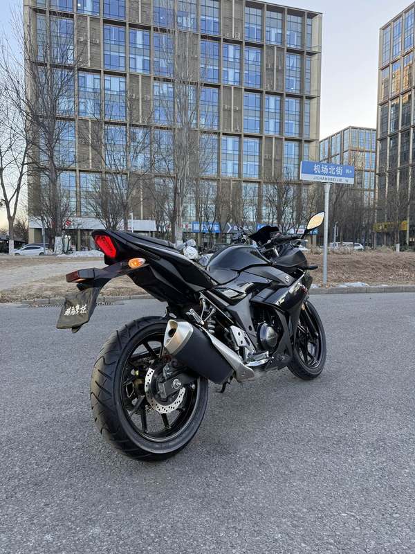 二手豪爵铃木GSX250R