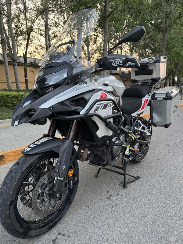 二手贝纳利金鹏 TRK502