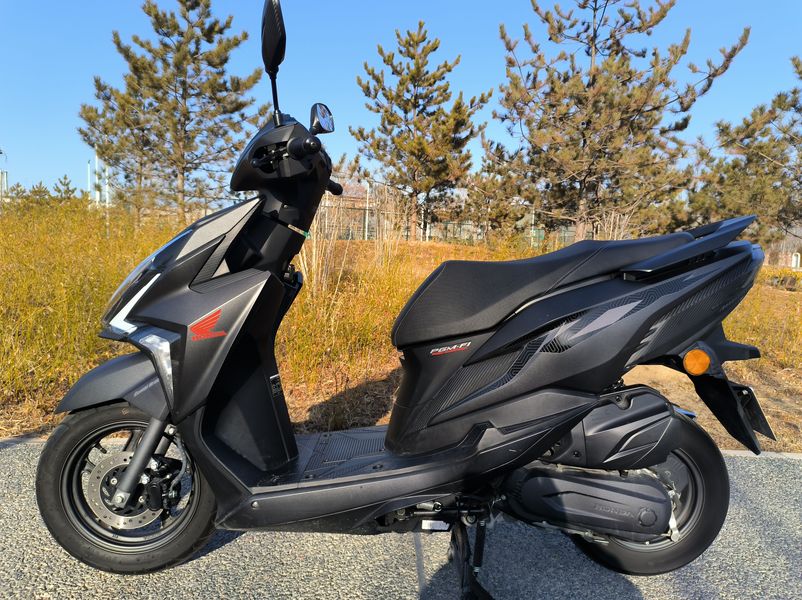 二手新大洲本田裂行 RX125Fi