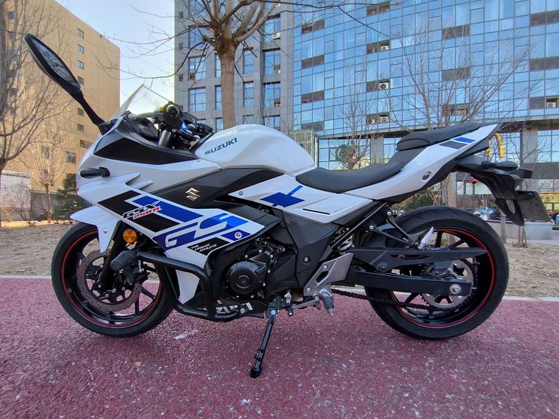 二手豪爵铃木GSX250R