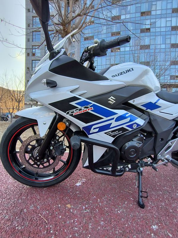二手豪爵铃木GSX250R