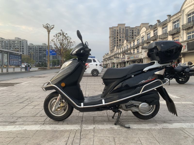 二手豪爵鹰钻HJ125T-10E