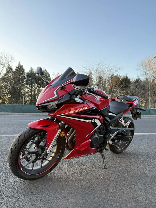 二手本田CBR400R