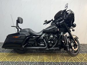 二手哈雷戴维森大道滑翔 Street Glide