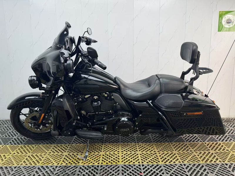 二手哈雷戴维森大道滑翔 Street Glide