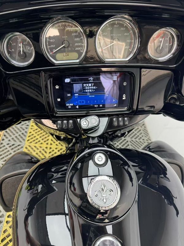 二手哈雷戴维森大道滑翔 Street Glide