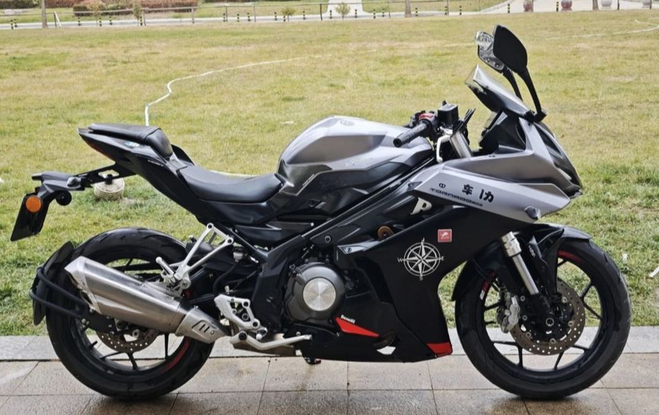 二手贝纳利龙卷风 Tornado 302R