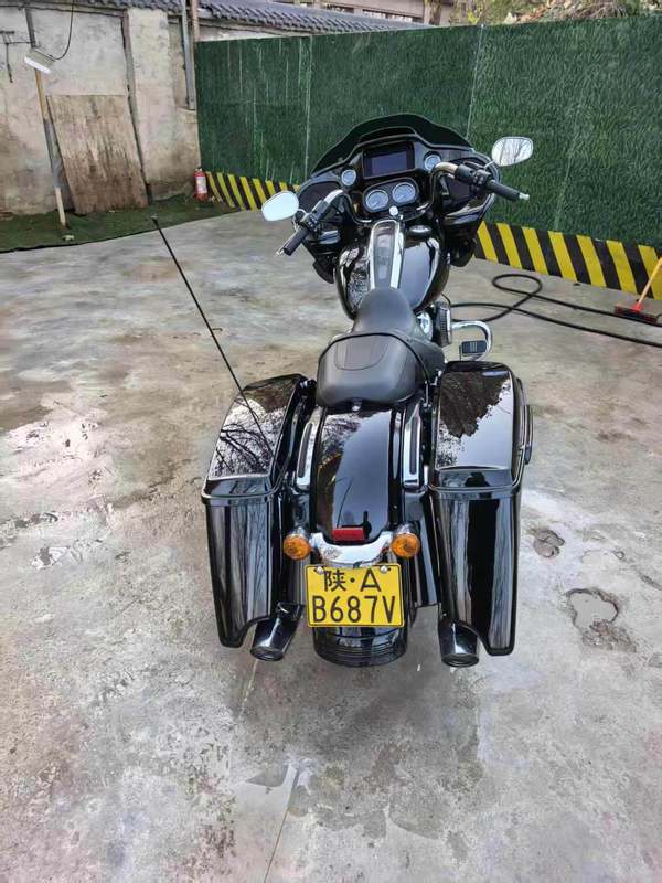 二手哈雷戴维森公路滑翔 Road Glide