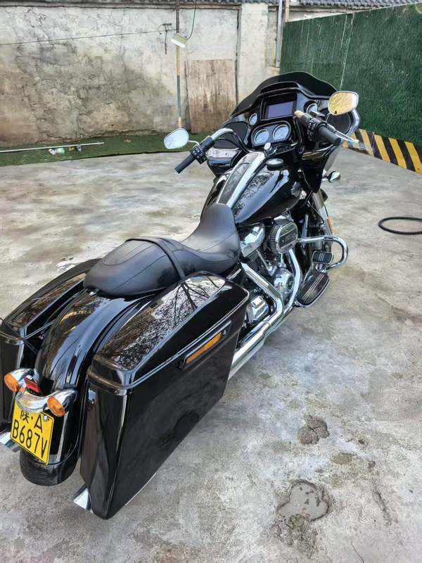二手哈雷戴维森公路滑翔 Road Glide