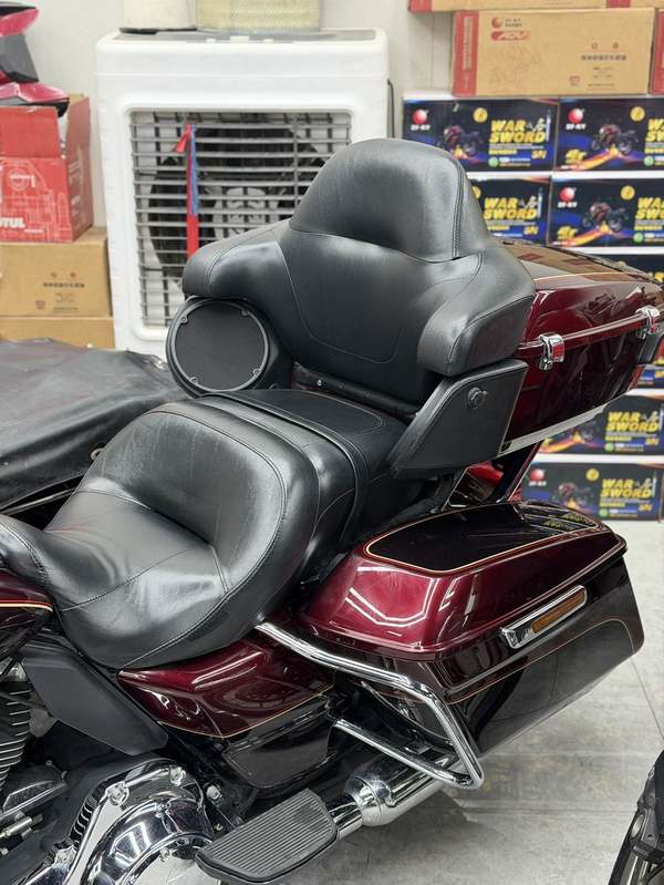 二手哈雷戴维森旗舰滑翔  Limited