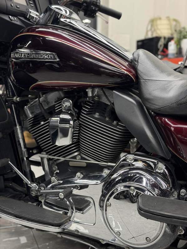 二手哈雷戴维森旗舰滑翔  Limited