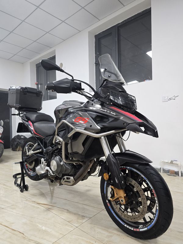 二手贝纳利金鹏 TRK502