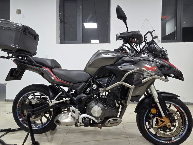 二手贝纳利金鹏 TRK502