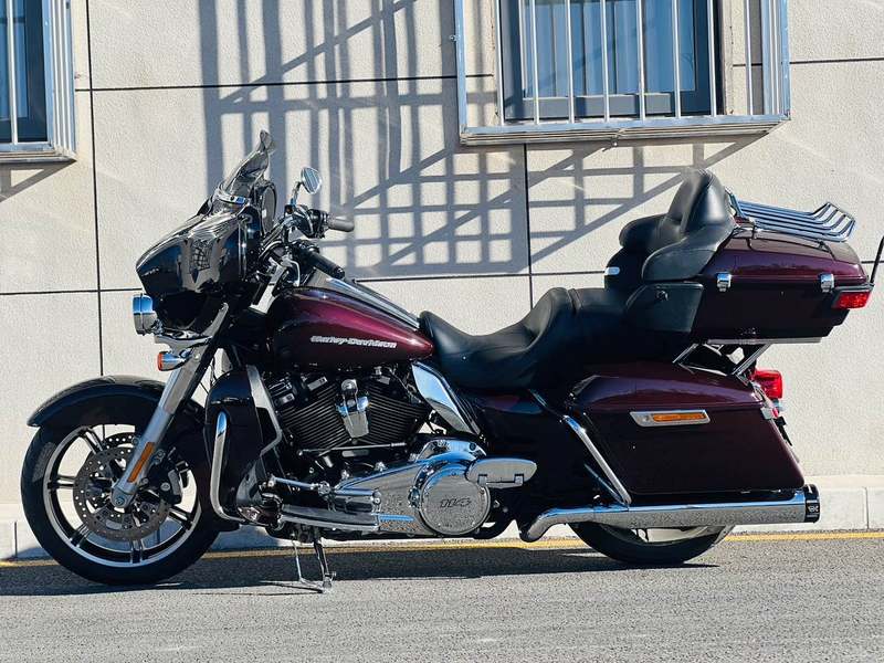 二手哈雷戴维森旗舰滑翔  Limited