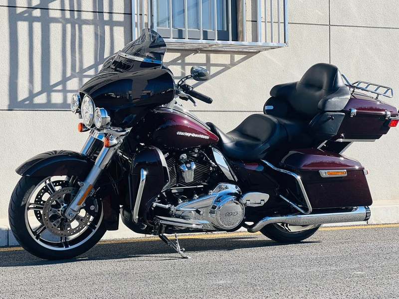 二手哈雷戴维森旗舰滑翔  Limited