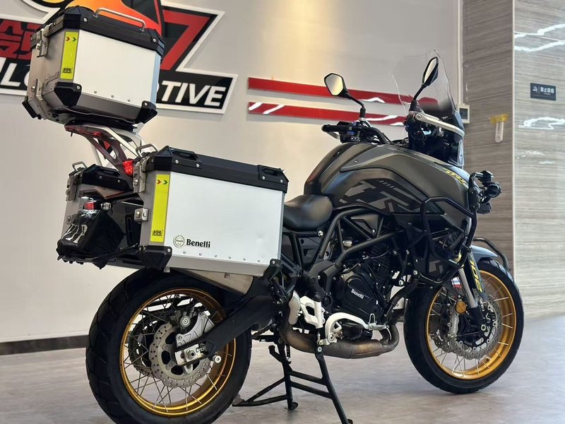 二手贝纳利TRK702