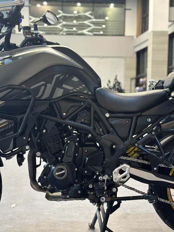 二手贝纳利TRK702