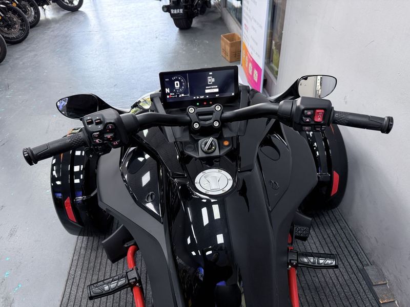 二手庞巴迪Spyder F3 