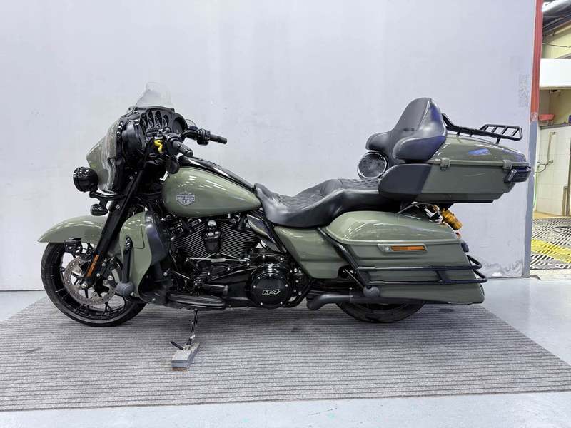 二手哈雷戴维森大道滑翔 Street Glide