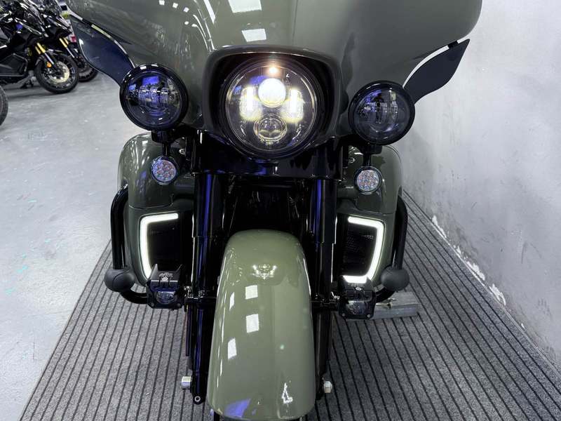 二手哈雷戴维森大道滑翔 Street Glide