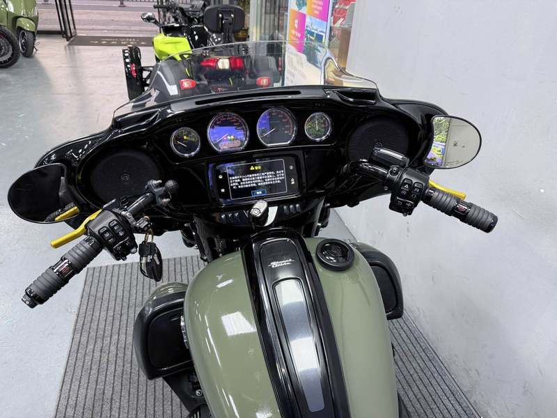 二手哈雷戴维森大道滑翔 Street Glide