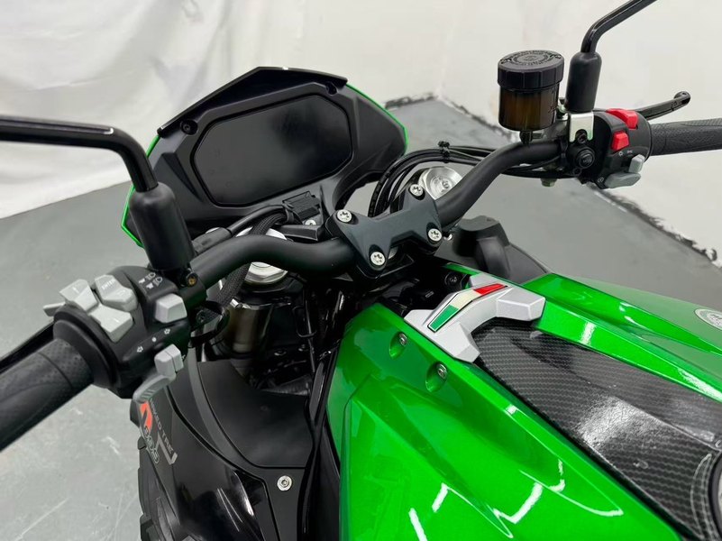 二手贝纳利TNT899