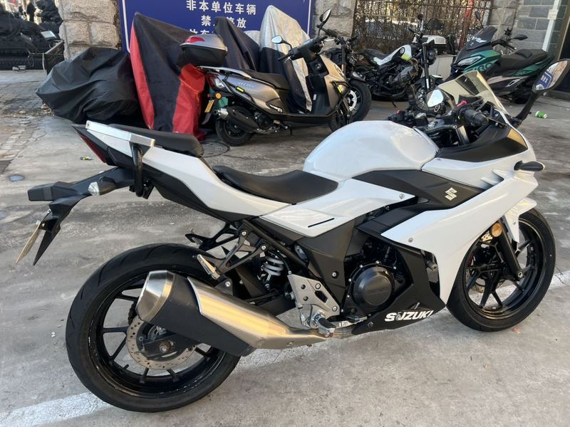 二手豪爵铃木GSX250R