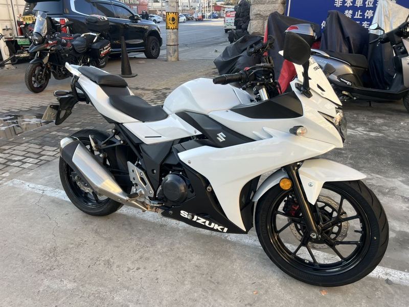 二手豪爵铃木GSX250R