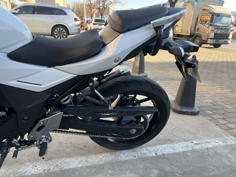 二手豪爵铃木GSX250R