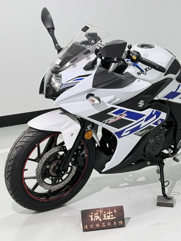 二手豪爵铃木GSX250R