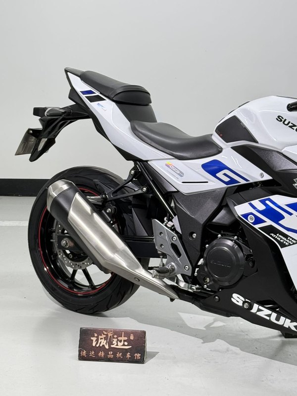 二手豪爵铃木GSX250R