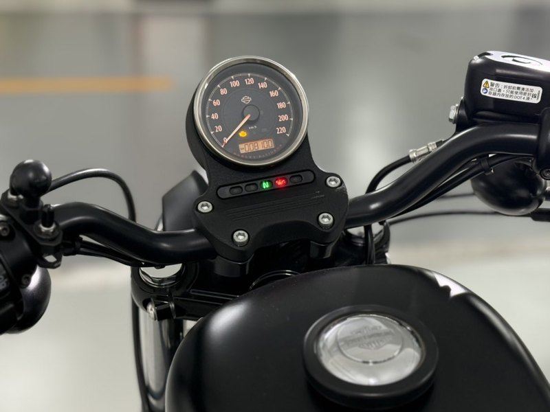 二手哈雷戴维森Iron883 硬汉