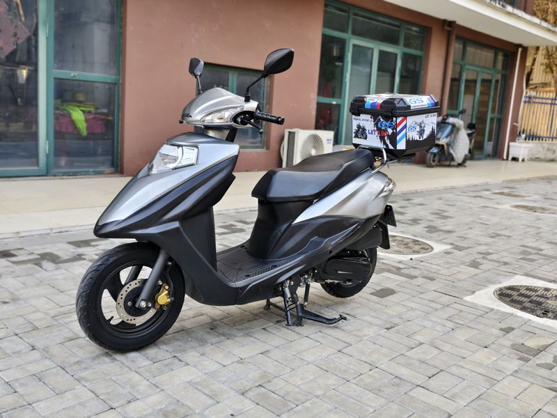 二手五羊本田SCR 喜鲨125