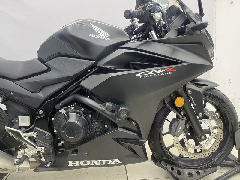 二手本田CBR400R