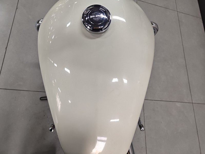 二手哈雷戴维森Iron883 硬汉