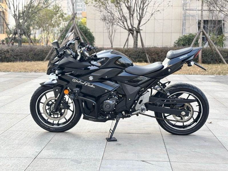 二手豪爵铃木GSX250R