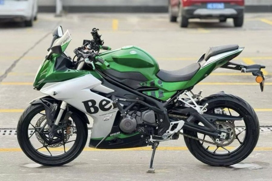 二手贝纳利龙卷风 Tornado 252R