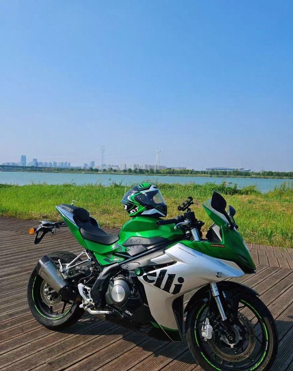 二手贝纳利龙卷风 Tornado 252R