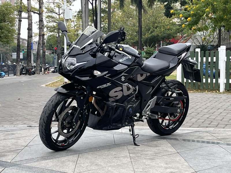 二手豪爵铃木GSX250R