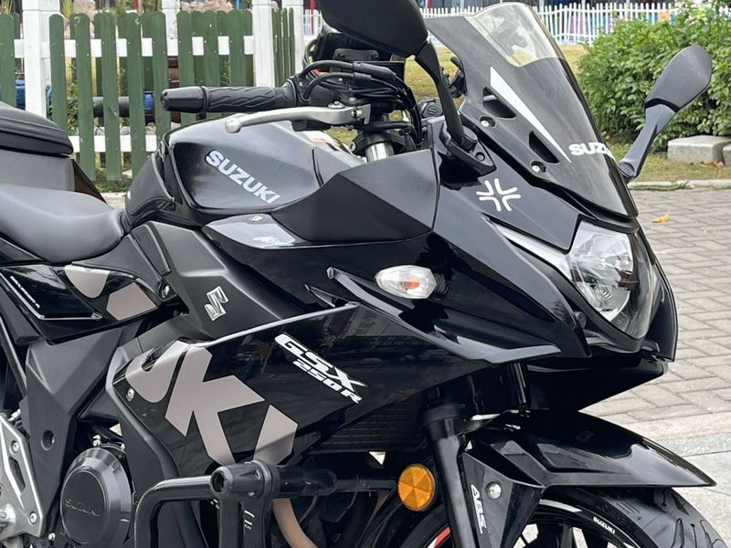 二手豪爵铃木GSX250R