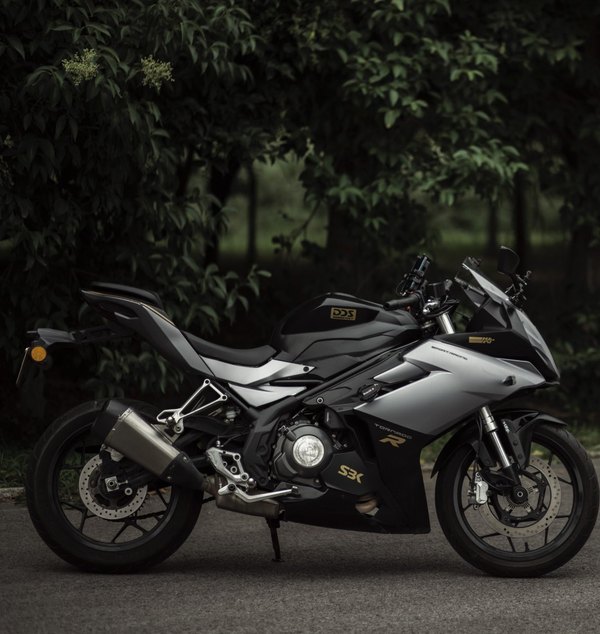 二手贝纳利龙卷风 Tornado 252R