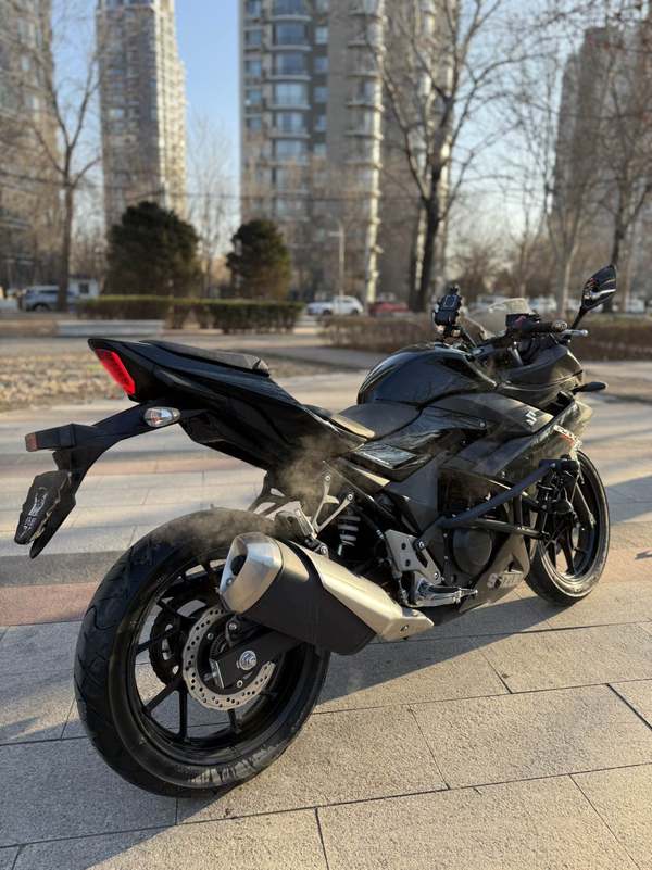 二手豪爵铃木GSX250R