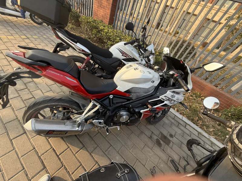 二手贝纳利龙卷风 Tornado 302R