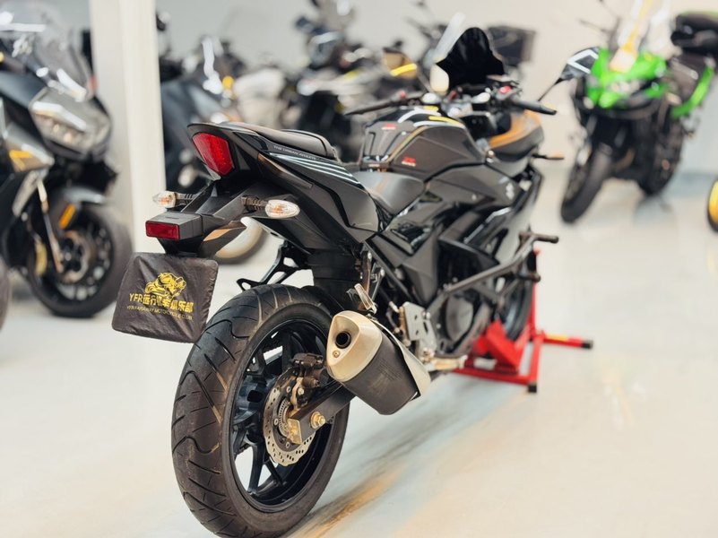 二手豪爵铃木GSX250R