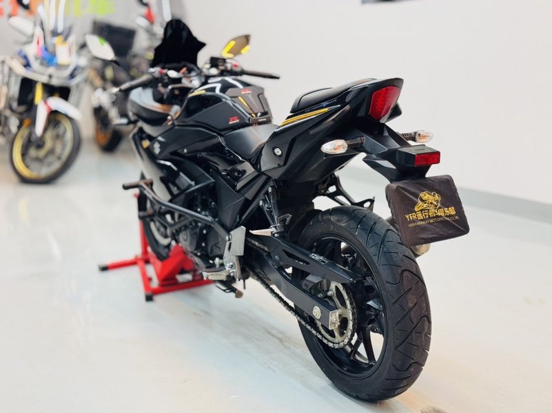 二手豪爵铃木GSX250R