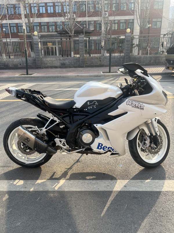 二手贝纳利龙卷风 Tornado 302R