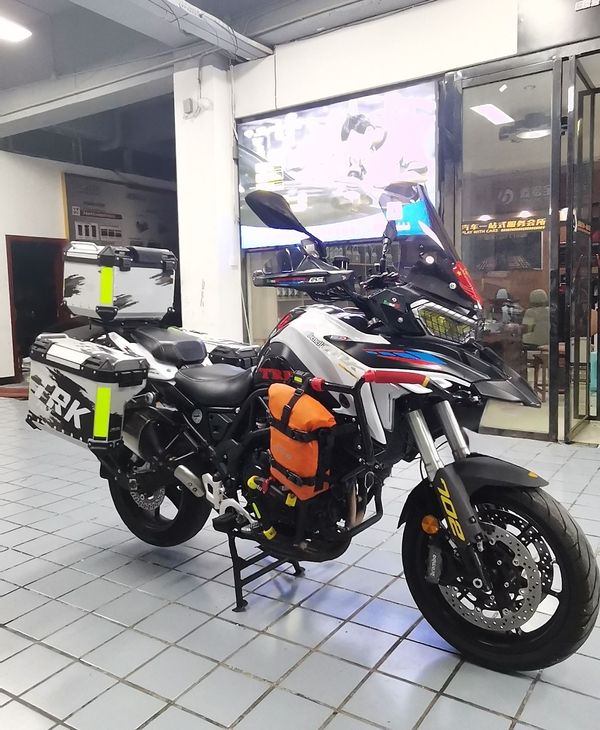 二手贝纳利TRK702