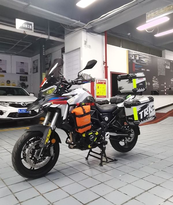 二手贝纳利TRK702