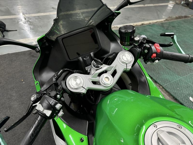 二手贝纳利龙卷风 Tornado 402R